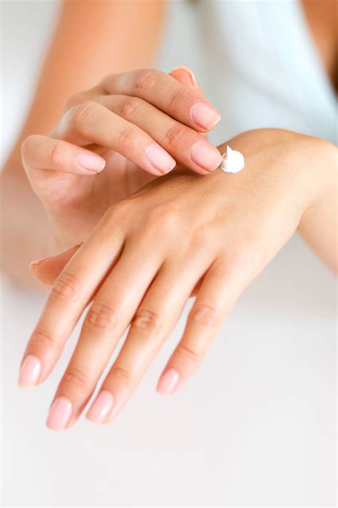 Las mejores cremas para hidratar las manos resecas | Vogue México y