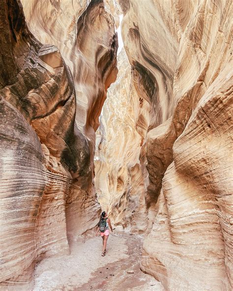 Kamilla Edwards | Utah Slot Canyon 🥾 hiking tips: (save this post for