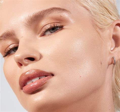 Morphe, Lightform Extended Hydration Foundation | Light 01N