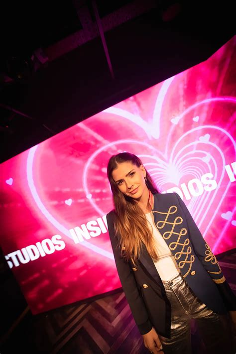 24 fotos de una experiencia única de moda junto a La China Suárez, Mica