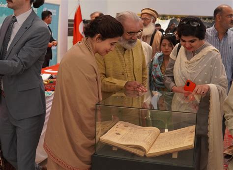 calligraphy workshops  irfan qureshi  lahore islamic art festival