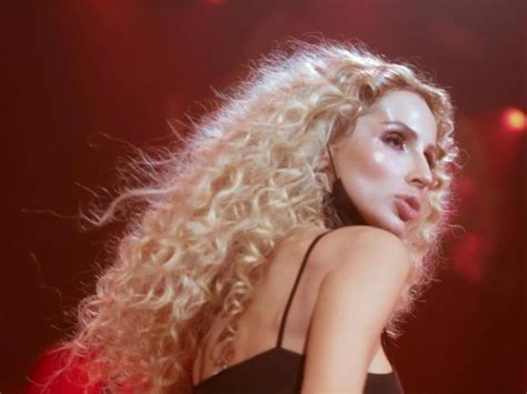 "Ничего себе мамуля! Как сестра". Loboda показала фото с 63-летней ...