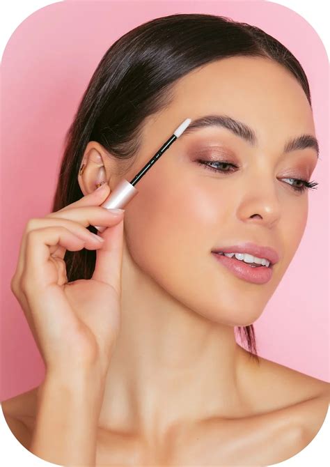 How to Grow Out Your Bangs: Stylist-Recommended Tips 1