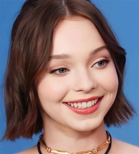 Emma Myers : r/FamousFaces