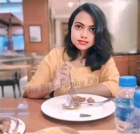 डॉ० मौमिता देबनाथ का जीवन परिचय - Dr. Moumita Debnath Biography,Age ...