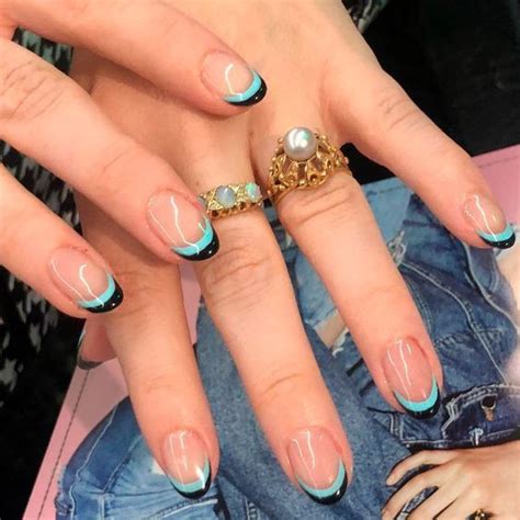 Летний френч: красивые идеи французского маникюра на лето | Shiny nails ...