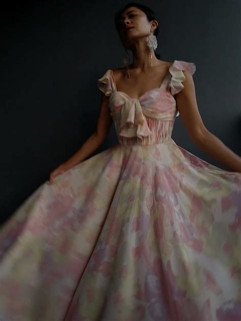 Floral Chiffon Flutter Sleeve Gown | VESTIDO