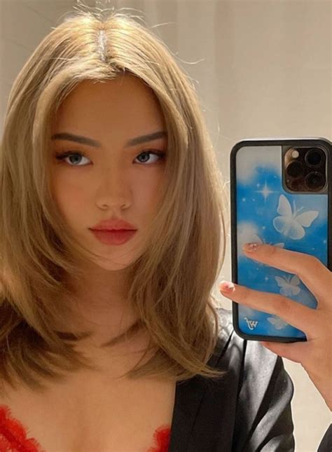 Pin by Bella on Angel | Hair inspiration long, Shoulder hair, Hair ...
