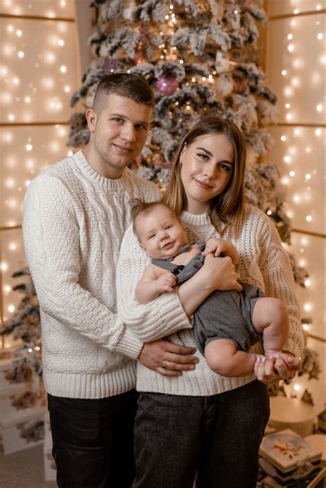 Новогодняя фотосессия | Семейные новогодние фотографии, Семейное фото ...