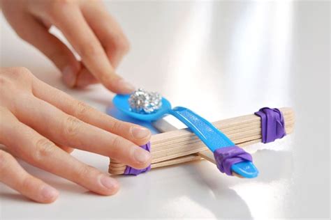 Popsicle Stick Catapult | How to Make a Catapult with Popsicle Sticks