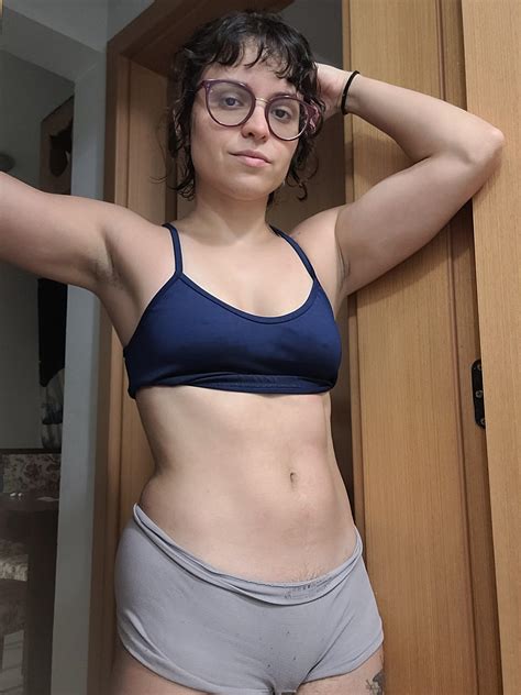 Your thoughts on post workout sweaty pits : r/armpitfetish