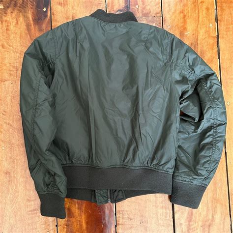 Uniqlo Green Bomber Jacket, Women's Fashion, Coats, Jackets and ...