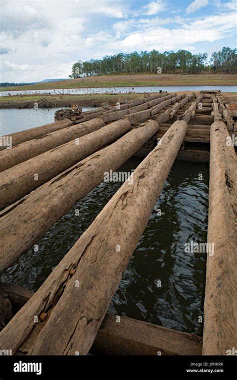 Timber dam hi-res stock photography and images - Alamy