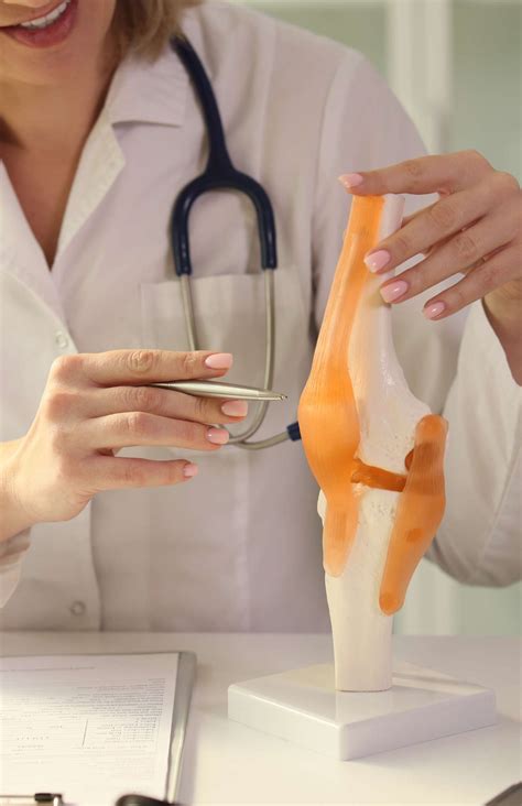 Know When to See an Orthopedic Doctor for Knee Pain