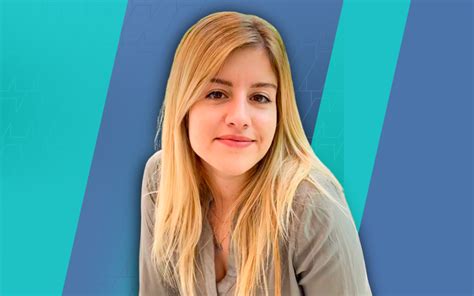 How Lidiya Kesarovska Makes $45k+/Year Blogging and Creating Courses