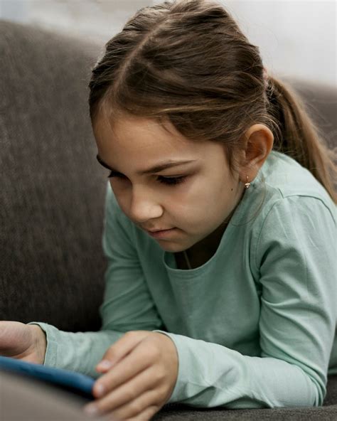 New law in NYS protects kids from addictive social media feeds