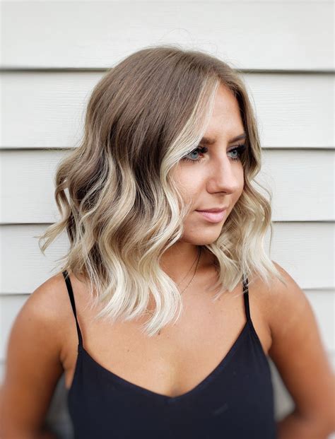 Face framing highlight Money peice | Short blonde hair, Brown blonde