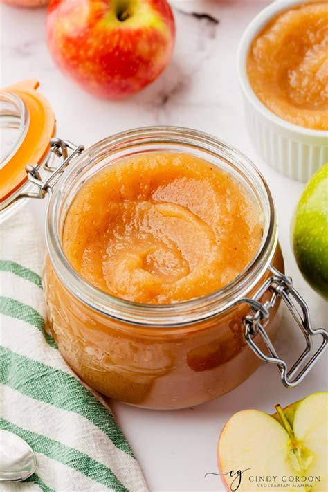 Unsweetened Applesauce - Vegetarian Mamma