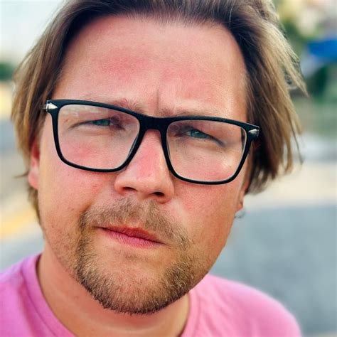 Zar Zakharov (@severenit) • Threads, Say more