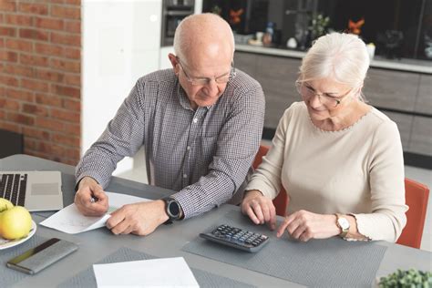 Seven Budgeting Tips for Seniors | Elder Care Alliance