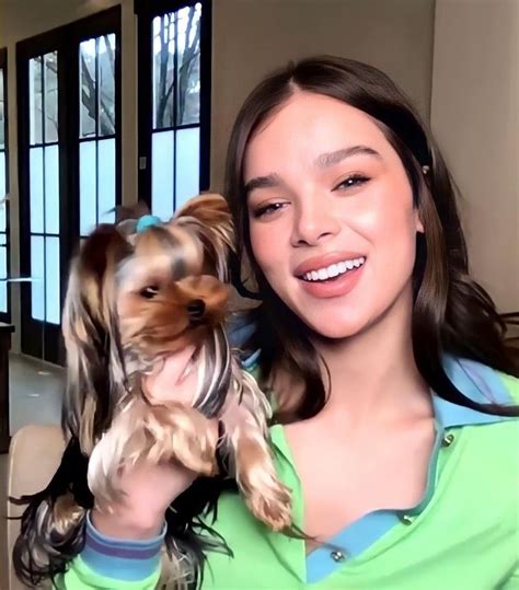 Pin de Camila Maguna em Hailee | Hailee steinfeld, Homens ruivos, Cantores