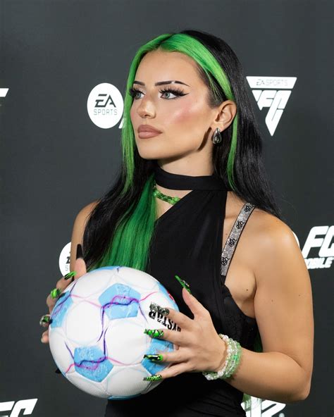 Honored to meet some of football’s biggest names during last week! ⚽💚