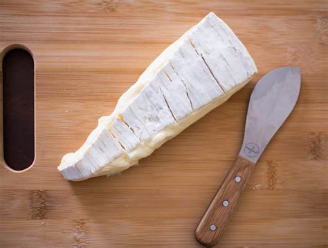 cheese experts guide   essential cheeses