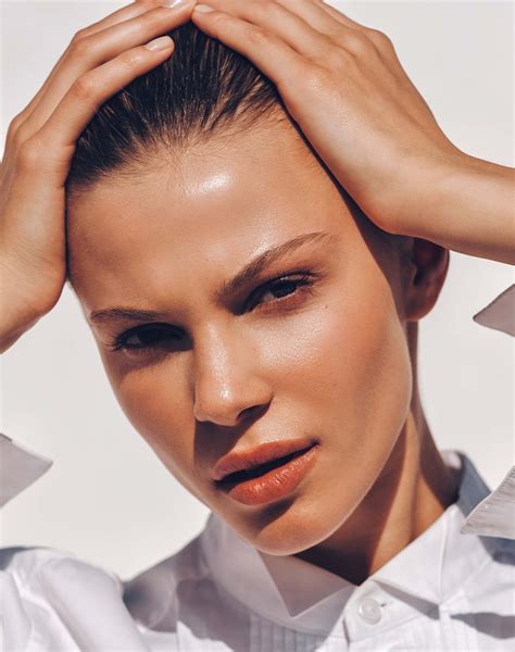 Aga Wojtasik | Division