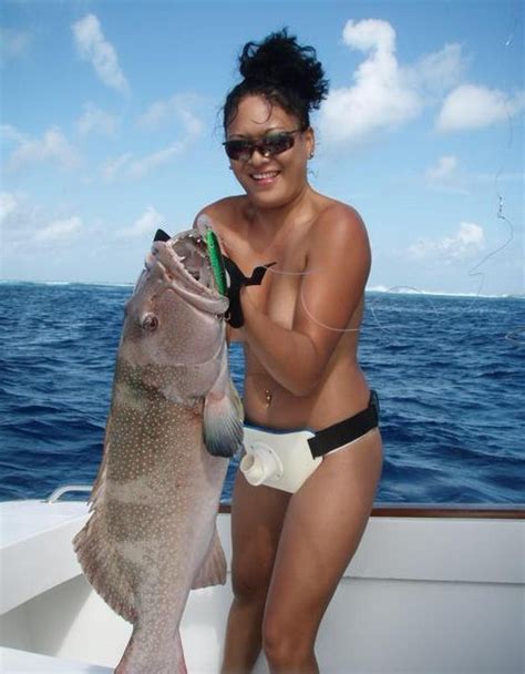 Deep Sea Fishing Beauty! | Fishing girls, Fishing women, Fishing babes