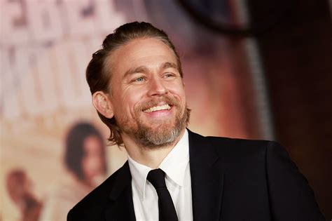 Charlie Hunnam Glimlach Charlie Hunnam | Overview | Wonderwall.com