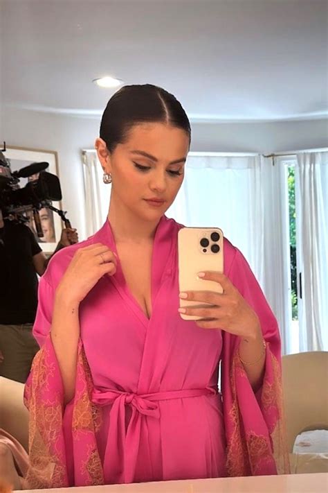 Why Selena Gomez's Dress is Trending Worldwide! - lhdi06b