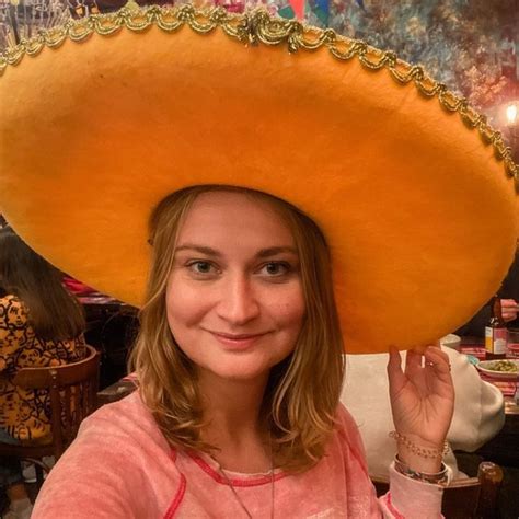 Катя | английский | волшебница IELTS (@girlinwanders) • Threads, Say more