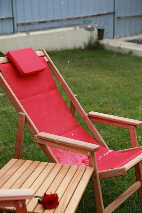 Шезлонг Relax тканевый раскладной с подлокотниками, красного цвета, арт ...