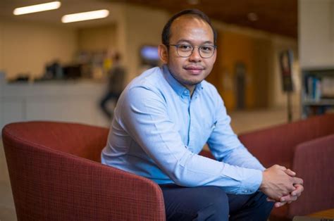 indonesian   historian     captivated