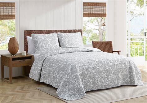 Amazon.com: Tommy Bahama - King Quilt Set, Reversible Cotton Bedding