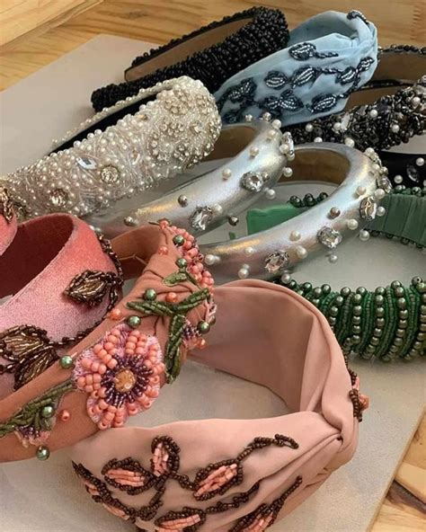 Tiaras De Cabelo Da Moda - Tiaras da moda 2021: veja 30 fotos e um passo a passo de como fazer ...