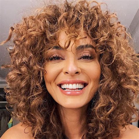 Franjinha Cacheada - Franja cacheada: dicas, cuidados e muitas fotos para inspirar