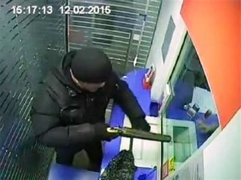 Ограбление банка в Иркутске, видео с камер (bank robbery) - YouTube