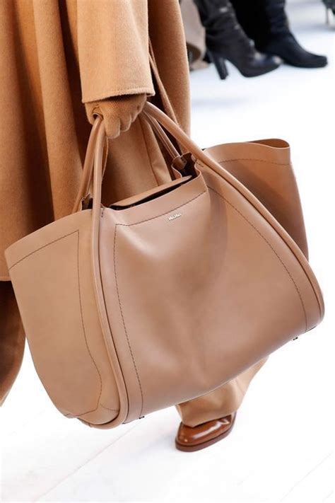 Pin by Gisela E. Bauer on Max Mara | Fashion bags, Bags, Bag trends