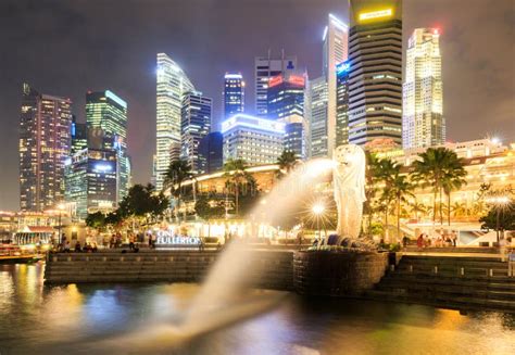 Το Merlion είναι μυθικό πλάσμα με το κεφάλι ενός λιονταριού και του β ...