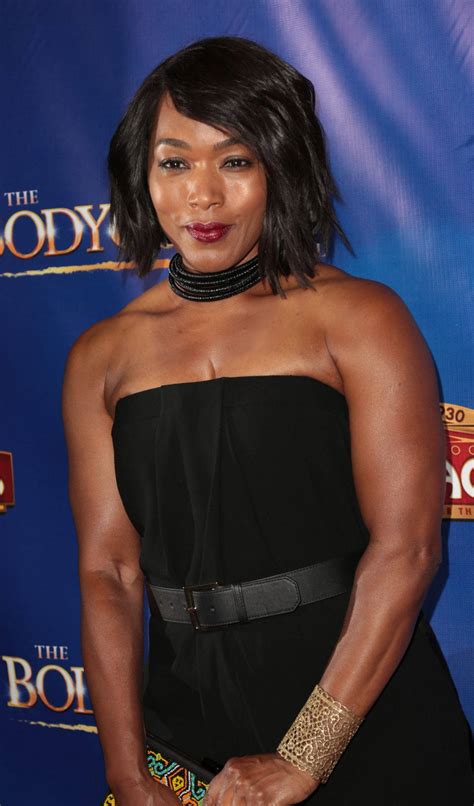 Download Angela Bassett American Horror Story Wallpaper | Wallpapers.com