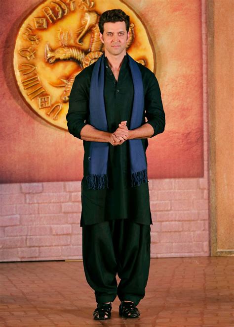 Hrithik Roshan, Pooja Hegde Turn Heads At ‘Mohenjo Daro’ Event