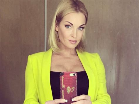 Волочкова: У нас полстраны пьет, а осуждают меня с бокалом - Экспресс ...