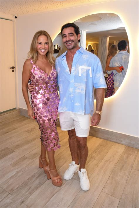 Marlon Gama comemora aniversário com sunset no Rio Vermelho. Veja fotos