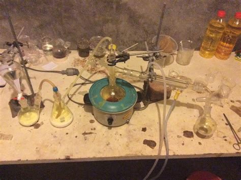 File:SCl2 setup by Tdep.jpg - Sciencemadness Wiki