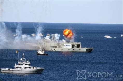 Австралийн тэнгисийн цэргийн хөлөг онгоц усан доорх үзмэр боллоо [26 зураг]