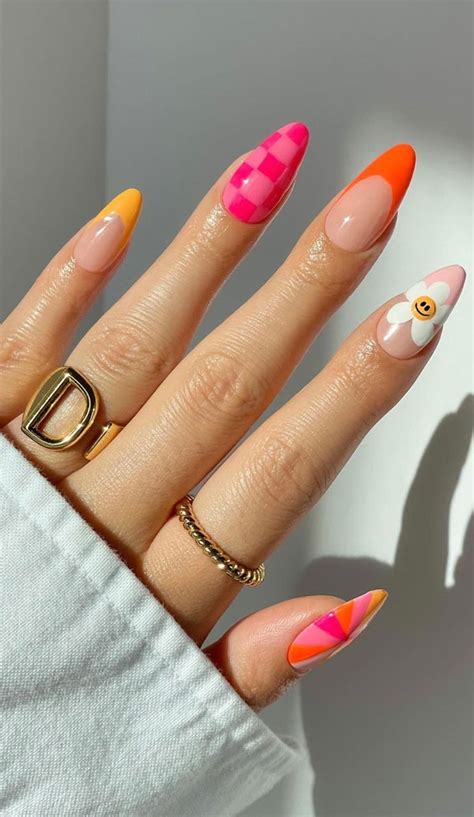 50+ Pretty Spring Colour Nail Ideas & Designs : Daisy, Pink Checkered ...