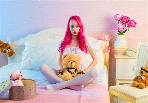 картинки : девушка, женщина, играть, милый, комната, Розовый, Спальня ...