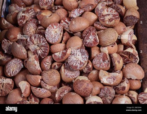Supari seller hi-res stock photography and images - Alamy