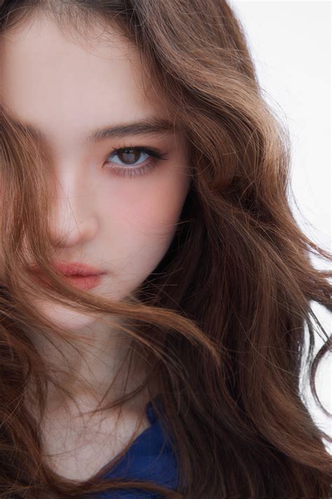 Watch: MEOVV Roars Onto The Scene With Bold Debut Single “MEOW” MV | Soompi